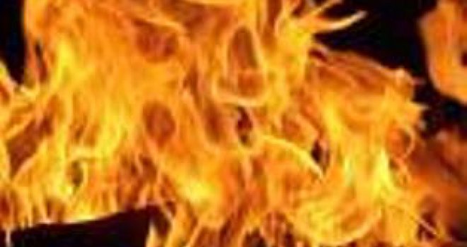 Spašen muškarac iz stana u plamenu u Banjoj Luci:  Pronađen u polusvjesnom stanju...