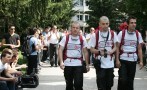 Ispraćaj trojice studenata koji će 9 dana pješačiti do Srebrenice / Foto: DEPO