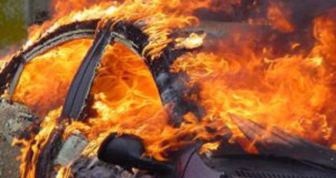 Na automobil bačena bomba, zapaljeno vozilo brčanskog advokata