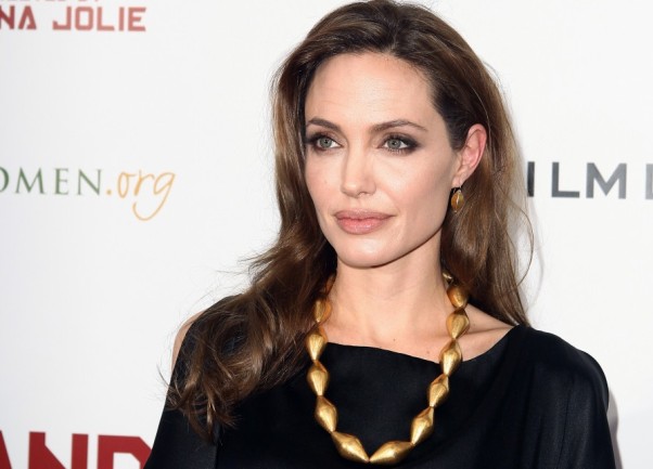 Angelina Jolie naslovna