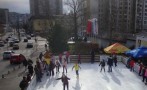 Prazničnu atmosferu koja se tokom cijelog mjeseca osjeća u vazduhu, u subotu, 31. decembra upotpuniće druženje na ledu sa omiljenim Djeda Mrazom i vilenjacima