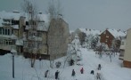 Vrijedni građani čiste naselja od snijega