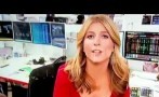 Lijepu voditeljicu kamera uhvatila podignute haljine, a među nogama je imala...