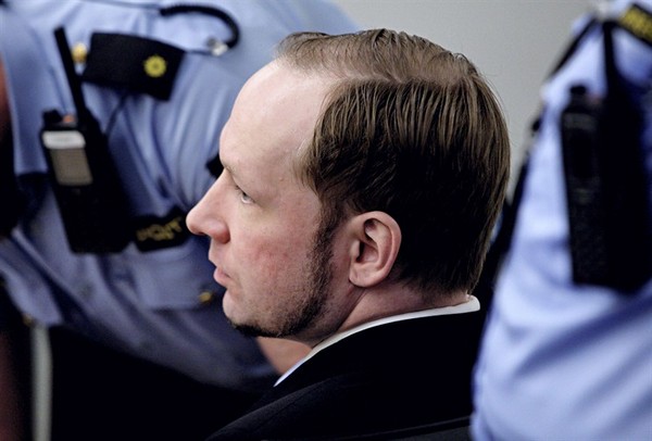 Breivik je hladnokrvno ubijajući na Utoeyi ispuštao borbene krikove!