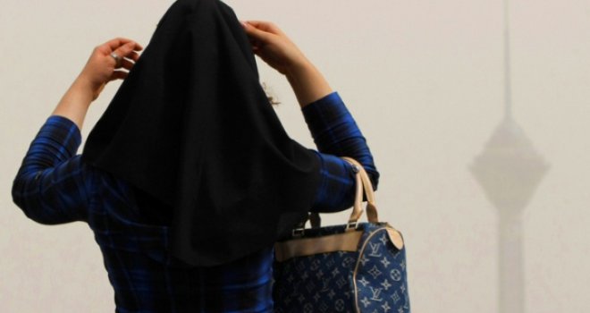 Šta zaista propisuje šerijatski zakon: Moraju li muslimanke pokrivati lice?!