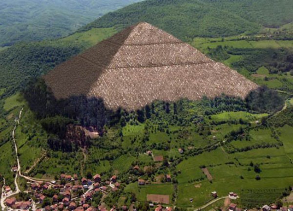 piramide u visokom
