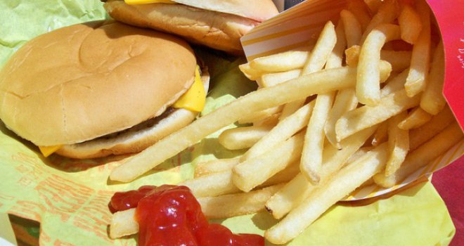 McDonald's se izvinio kupcima: Oprostite što ste jeli staro meso skupljeno s poda
