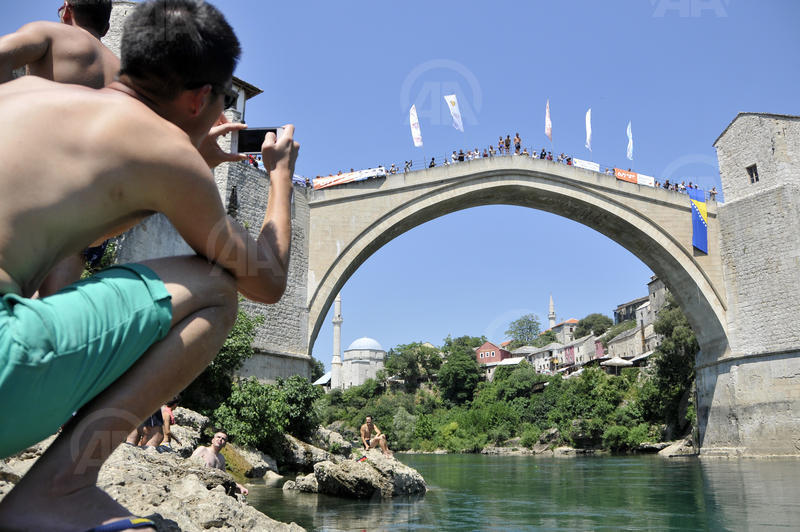 Pripreme za Skokove sa Starog mosta u Mostaru / Foto: Anadolija