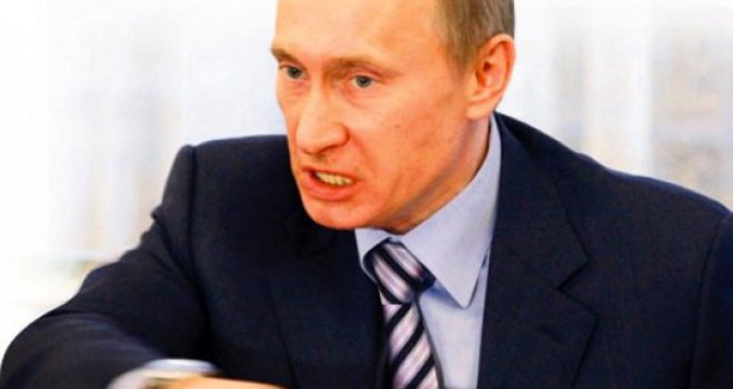 Putin se sprema za nuklearni rat: Ruskim građanima dijele se gas maske i zaštitna odijela?!?