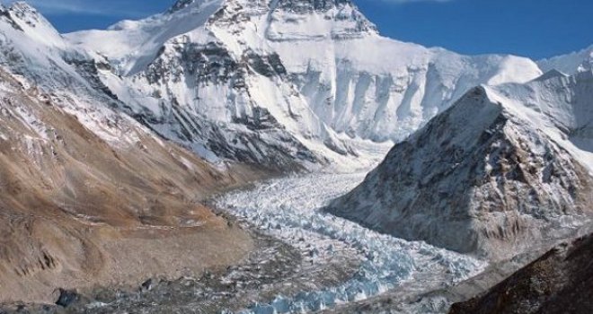 Posljedice razornog zemljotresa: Mt. Everest 'potonuo', sada niži za 2.5 cm