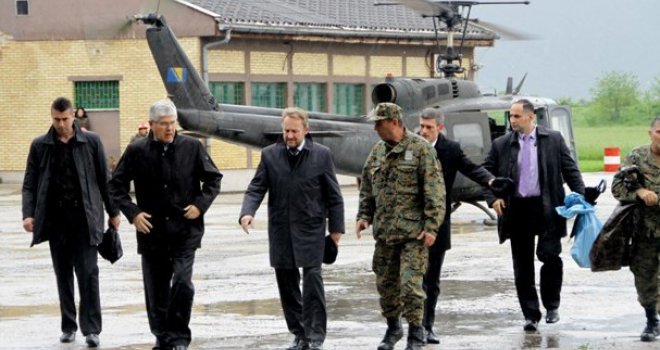 Predsjedavajući Predsjedništva u akciji Bakir Izetbegović nadgleda