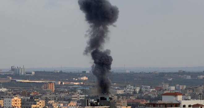 Izrael nastavio vojnu ofanzivu: Poginulo osamnaest Palestinaca, među njima supruga i sin šefa Hamasa