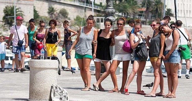 Nova pravila: Turisti, oprez! Ako ovo uradite u Dubrovniku, čeka vas velika kazna...