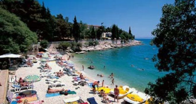 Rat na hrvatskim plažama: Mještani turistima zapalili peškire