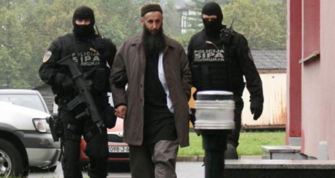 Produžen pritvor Huseinu Bilalu Bosniću: Nastavak suđenja sutra 