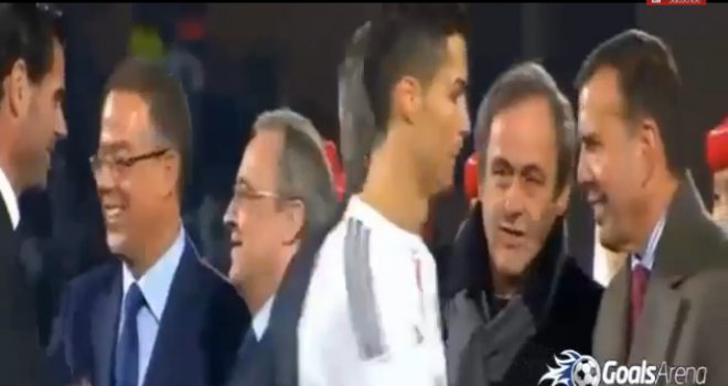 Ronaldo okrenuo glavu i potpuno iskulirao Platinija na dodjeli medalja!