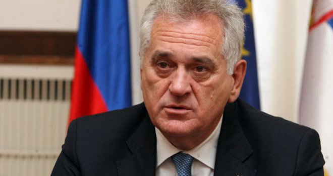 Nikolić preklinje Putina da stavi veto na rezoluciju o Srebrenici