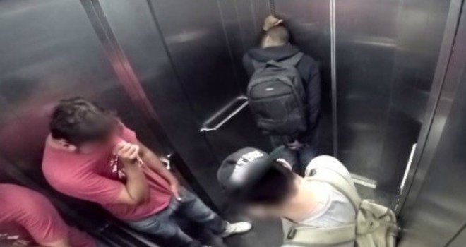 U liftu ga uhvatio proljev, saputnicima išle suze dok je 'pucao' iz guze...