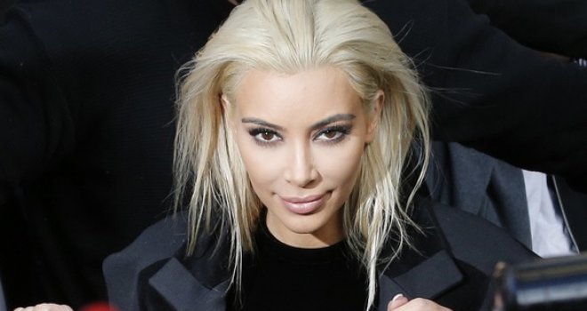 Kim Kardashian postala platinasta plavuša