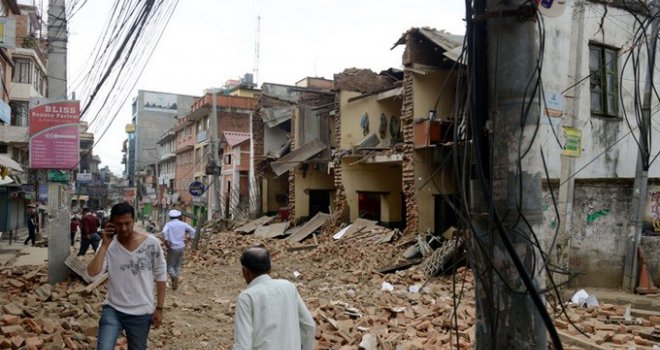 Nepal zavijen u crno: 2.230 mrtvih, unesrećeni se i dalje kopaju, državi treba hitna pomoć
