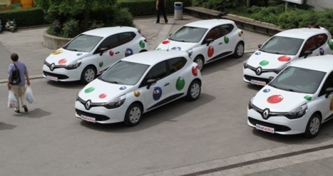 Pogledajte ko su sretnici koji su danas u Sarajevu dobili luksuzni Renault Clio!