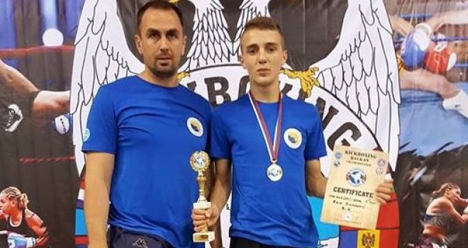 Kick boxer Edin Sinanović osvojio zlato na Balkanskom prvenstvu