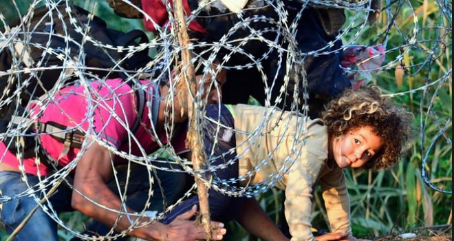 Ona je upravo postala simbol nove Evrope: Bodljikava živa na mađarskoj granici nije je spriječila da nađe put u bolji život