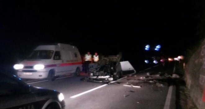Teška saobraćajna nesreća kod Mostara: Prevrnuo se automobil sa četveročlanom porodicom