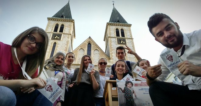 Studenti Sarajeva u akciji: 2.000 paketa i 13.000 KM za izbjeglice iz Sirije
