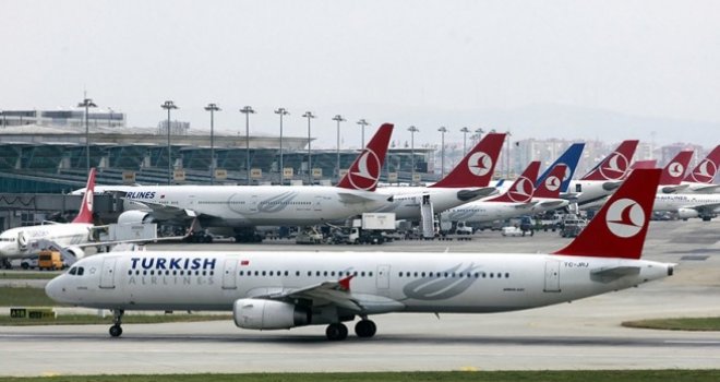 Turski avion sa 300 putika prinudno sletio u Beograd