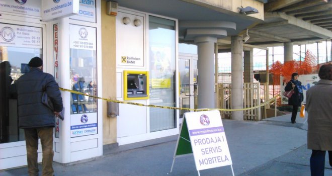 Pljačka Raiffeisen banke na Ilidži: Podignuta optužnica protiv devet lica, pronađen samo dio ukradenog novca