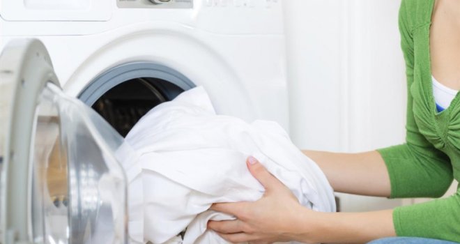 Jeste li znali da mašina za pranje veša ima jedno tajno dugme: Evo čemu služi