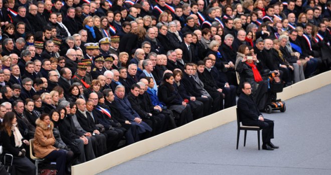Hollande: Odgovorićemo na napade pjesmom i odlascima na koncerte i stadione