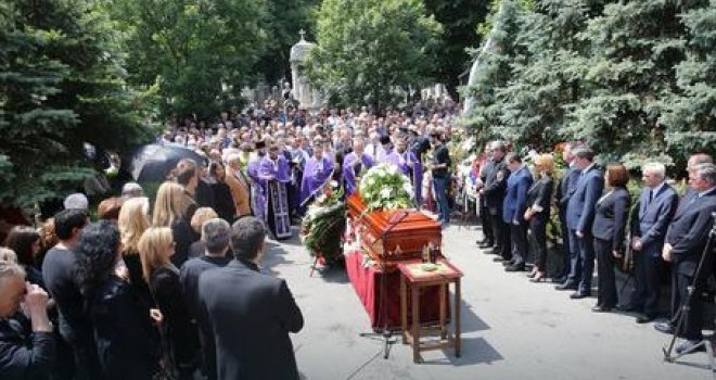 U Aleji zaslužnih građana u Beogradu sahranjen Bata Živojinović