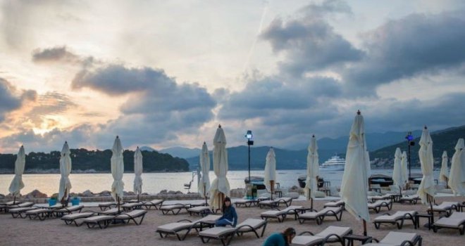 Turisti zabrinuti: Ako idete u Hrvatsku u junu, na plažama ćete se suočiti sa velikim problemom
