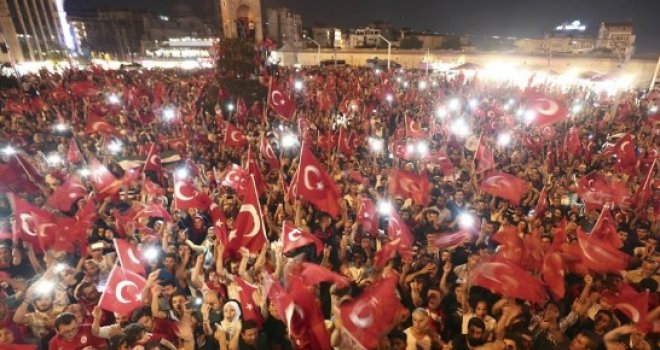 Turska: Narodni marš na godišnjicu neuspjelog pokušaja puča