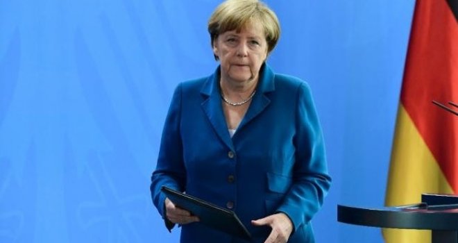 Angela Merkel migrantima nudi novac da napuste zemlju