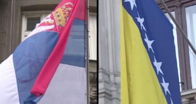 Zvanični protest Srbije zbog paljenja zastava u BiH