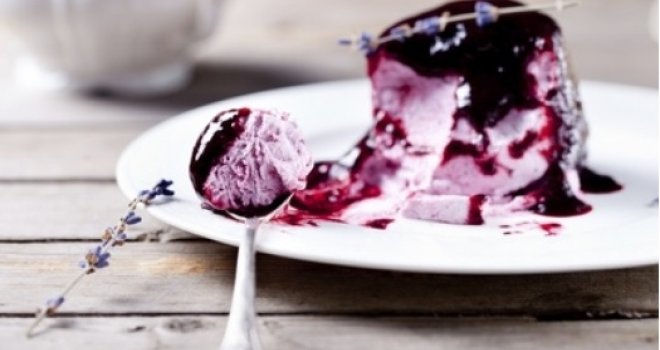 Napravite bogat i kremast smrznuti jogurt s voćem: Bolje od sladoleda!