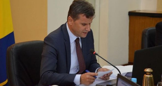 SDP BiH traži od Fadila Novalića da podnese ostavku i uputi izvinjenje građanima BiH