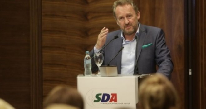 SDA: Očekujemo da koalicioni partner prekine s praksom opozicionog djelovanja