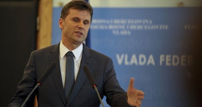 Federalni parlament oborio izvještaj o radu Vlade, traži se Novalićeva ostavka