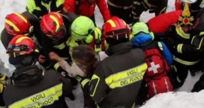 Italija: Spašeno osam osoba ispod ruševina hotela nakon lavine