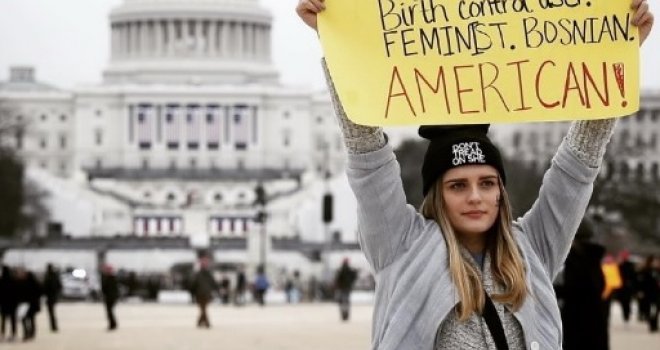 Postala simbol protesta: Amerikanka bh. porijekla ima poruku za Trumpa