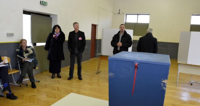 Preokret u Stocu: Do 11 sati glasalo 2612 birača, a onda su na birališta masovno počeli izlaziti Bošnjaci...