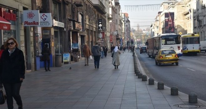 Neobična scena: Stigla drva u centar Sarajeva, građani i turisti zatečeni