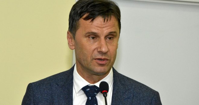 Novalić u Zenici: 'Aluminij nije izdržao udare tržišta, nećemo dozvoliti da se to desi i Mittalu'
