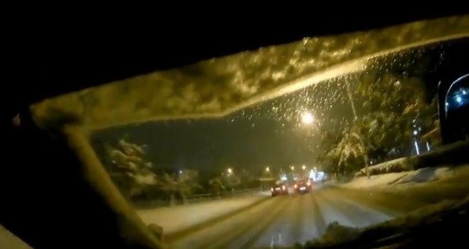 Kad nadležne službe iznenadi aprilski snijeg u olimpijskom gradu: Vožnja sarajevskim zatrpanim ulicama