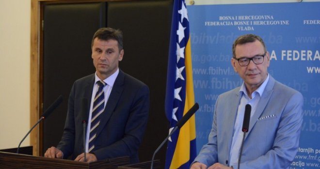 Premijer Fadil Novalić i članovi Ekonomskog savjeta: Kako podržati domaću privredu?