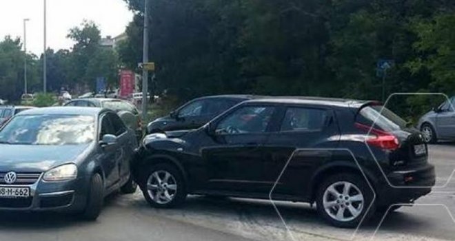 Bizarna nesreća u Mostaru: Nakon manjeg udesa izašao iz automobila, pao sa podzida i poginuo